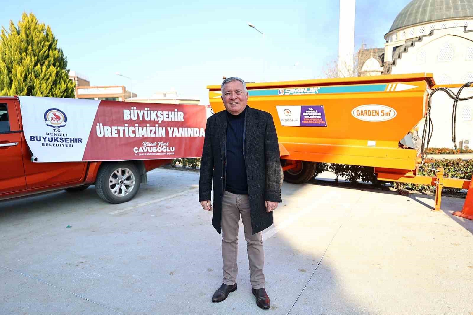 Denizli Büyükşehirden Honazlı Üreticilere Gübre Römorku Desteği