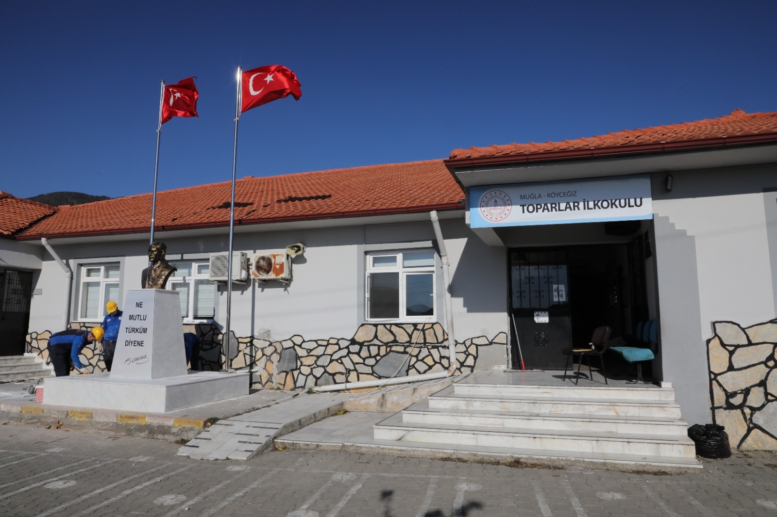 Büyükşehir’den Okullara Destek
