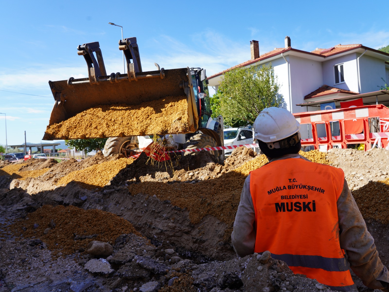 Ula Gökova Mahallesindeki 40 Yıllık Hatlar Yenileniyor