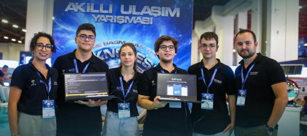 Muğla Uluslararası Gençlik Merkezi bünyesinde eğitim gören Deneyap Atölyesi öğrencileri, büyük bir başarıya imza atarak Teknofest 2025 finallerine kalmayı başardı.