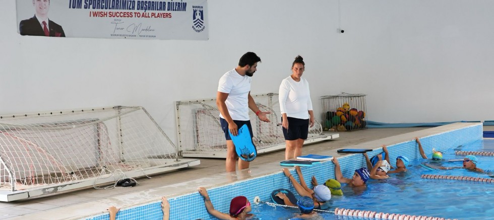 Ücretsiz Yüzme Kursları Devam Ediyor